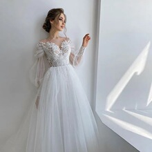 长袖婚纱礼服2025新款冬季新娘深V领露蕾丝修身拖尾豪华蓬松婚纱