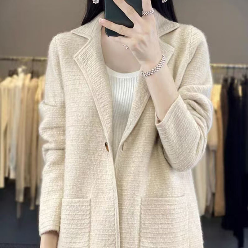Autumn and Winter New Women's V-neck Suit Long-sleeved Sweater Jacket Simple Commuter OL Solid Color Imitation Wool Knitted Cardigan