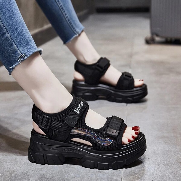 Sports sandals