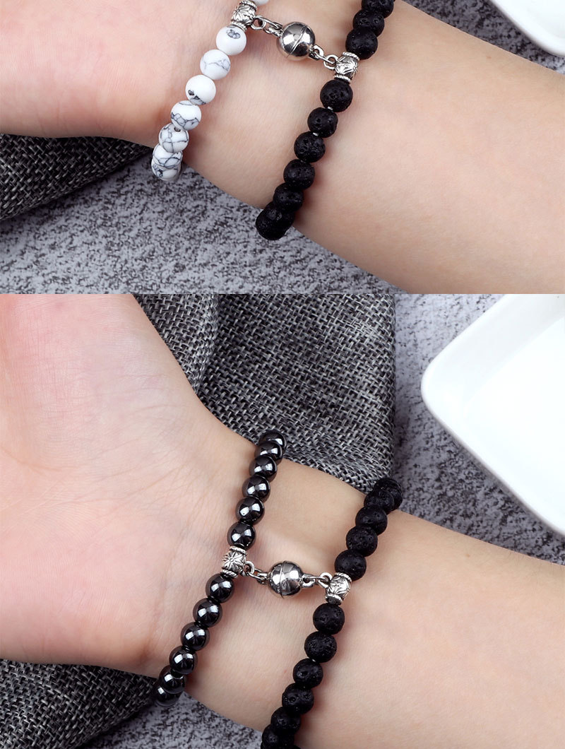 Heart beating couple bestie bracelets Creative niche design A pair of magnet bracelets attracting each other_voghion.com