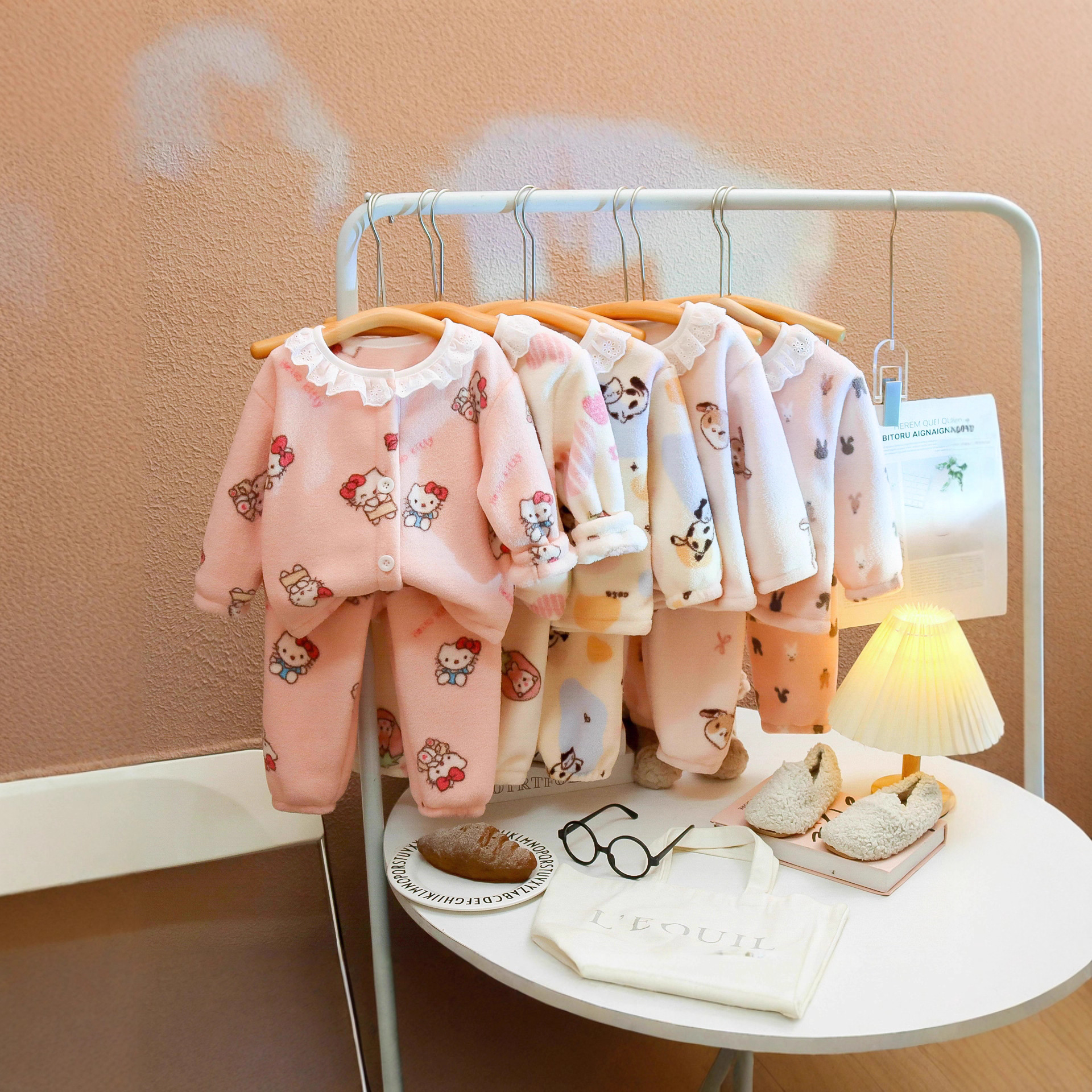 Autumn and Winter New Style Velvet Thickeneded Girls' Pajamas Baby Sweet Lace Collar Warm Flannel Home Clothes Set