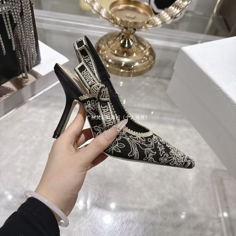 High-End Purchasing Agent for 2026 Early Spring New Fashion Sexy Pointed-Toe Embroidered Bowknot Stiletto Sandals