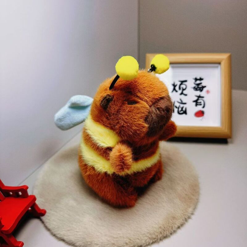 かわいいぬいぐるみカピバラの羽キーホルダー蜂カピバラ振動人形スクールバッグペンダントギフト|undefined