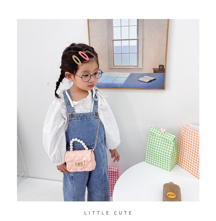 Fashion Pearl Chain Messenger Children Bag Wholesale display picture 17