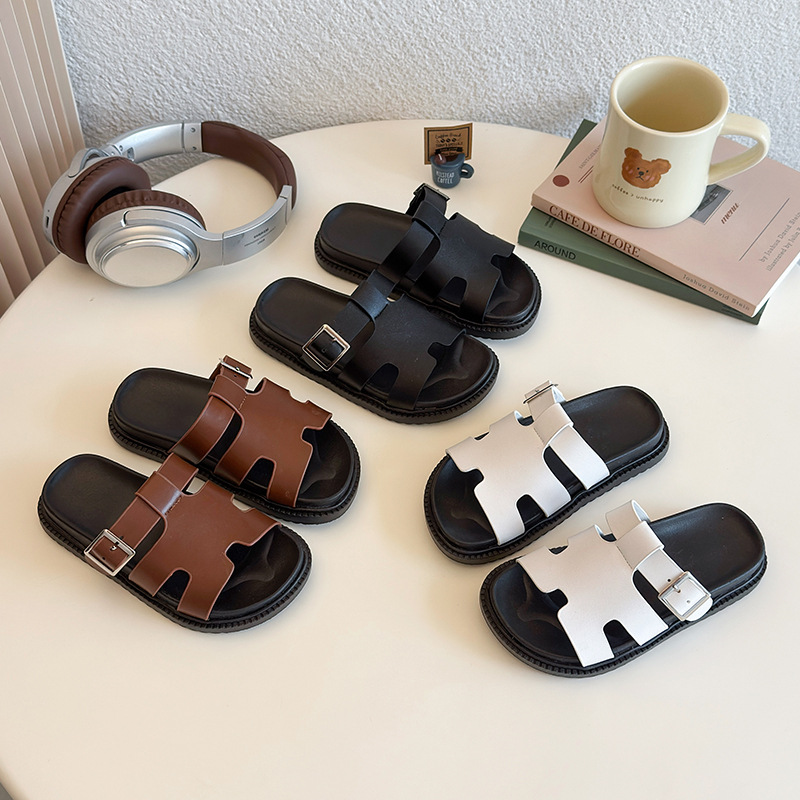 Children's Slippers Summer 2025 New Kidsren's Cut Out Casual Shoes for Women, Middle and Large Kidsren's Outer Wear Slip-On Sandals