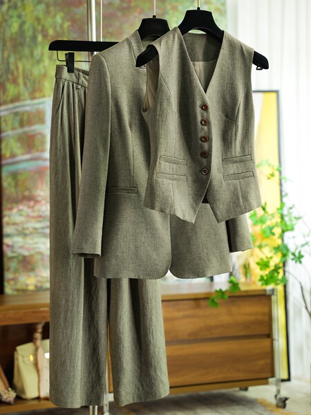 Neat and Stylish Arch Stitch Suit Fashion Suit for Women 0912