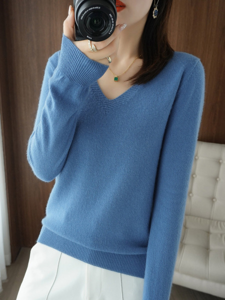knitted demi-season base body-friendly sweater