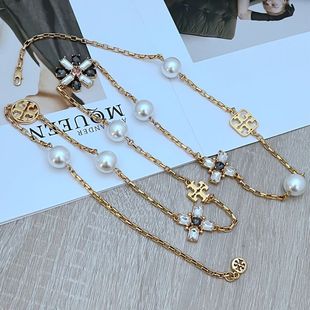 New Fashion Light Luxury Simple Zircon Pearl Inlaid with English Letters Flower Shape Metal Women's Woolen Chain