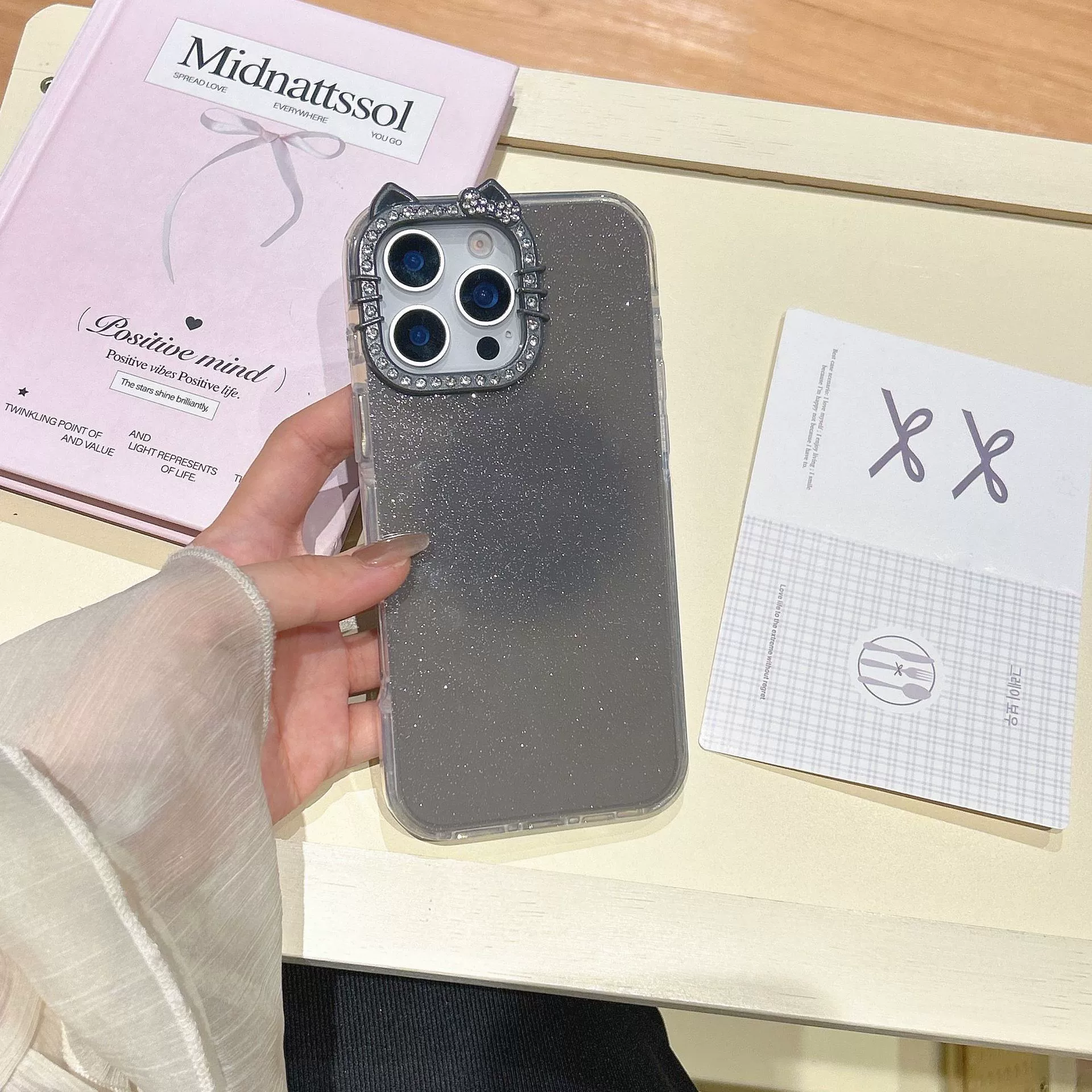 Чехол для телефона Apple iPhone 17, iPhone 17 Pro — тонкий, защита от падений, блёстки вокруг камеры