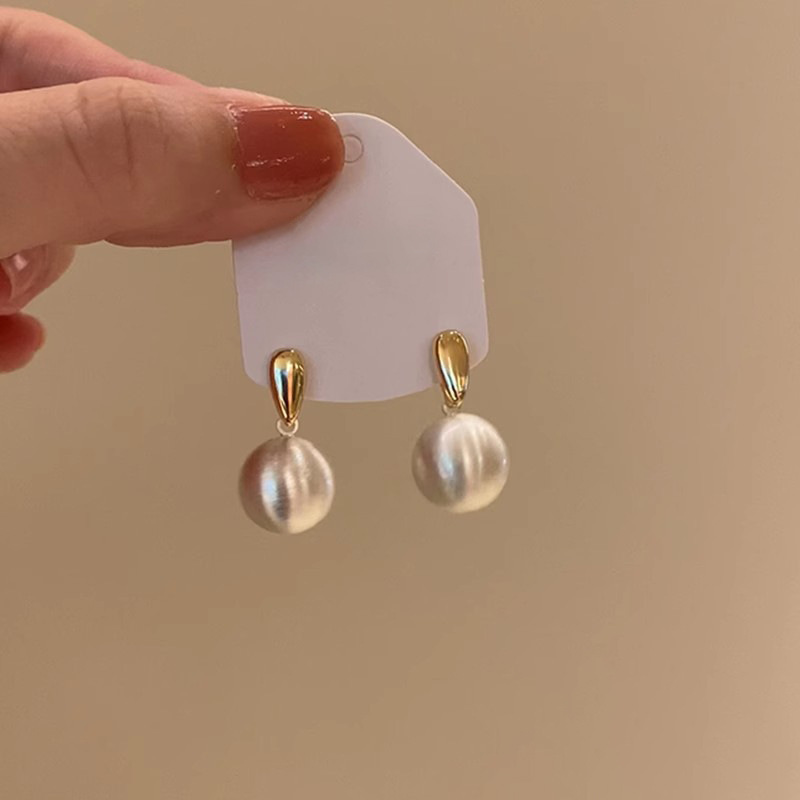 Niche Design Sense Metal Frosted Drawing Ball Earrings Women's Fashion Elegant Cold Wind Contrast Color Earrings Ear Jewelry