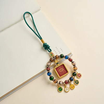 Car hanging: Ornament with Yellow God of Wealth Abacus