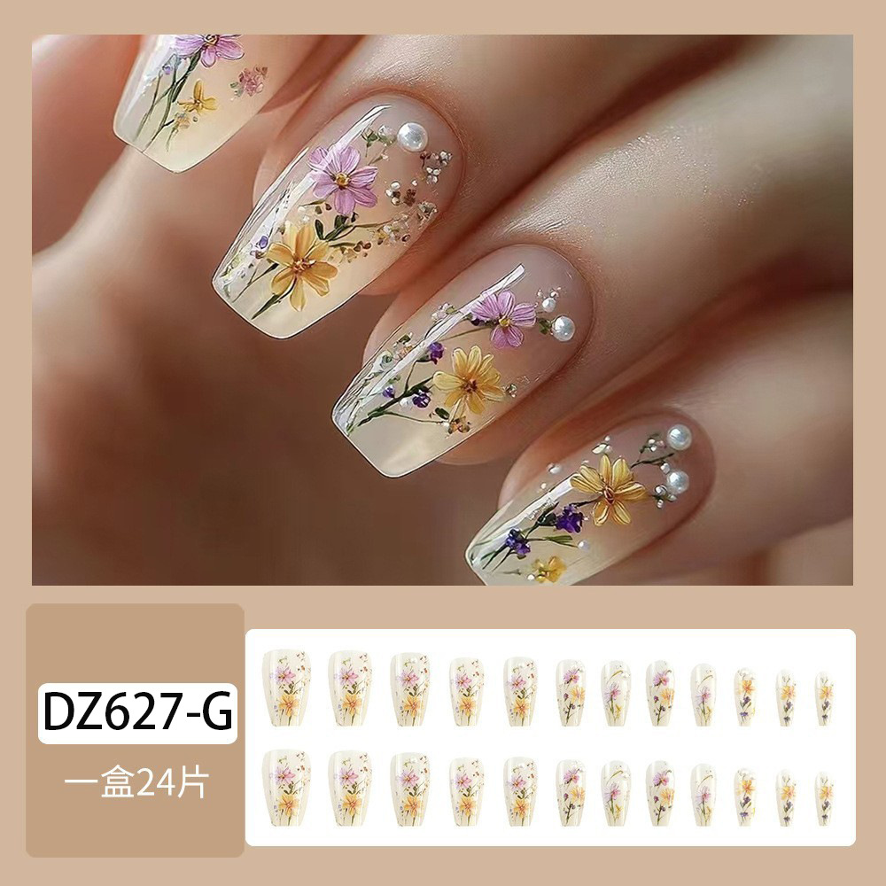 Pequeñas flores pastílicas manicuras parches de uñas de perlas blanqueadoras de hielo parches de uñas de diamante de venta caliente en Europa y los Estados Unidos dulce y cool desgaste uñas image 7