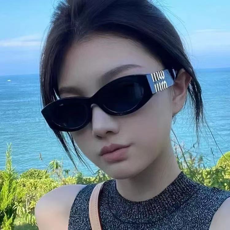 New European and American Style Trendy Oval-Shaped Mi Letter Sunglasses for Women, Popular on Social Media, Retro Sunglasses for Street Photography