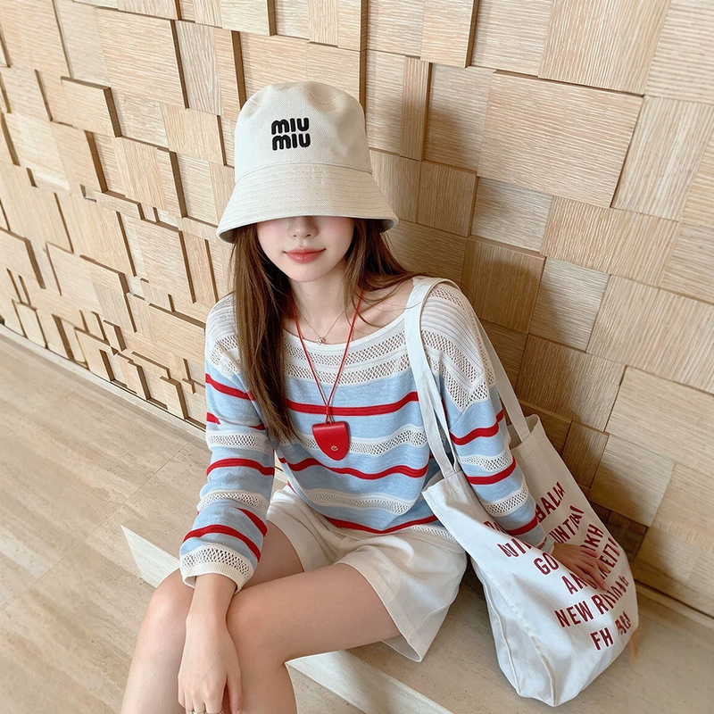 Zeng Xiaoxian Korean-style red and blue contrast hollow striped knit sweater for women, early autumn loose casual long-sleeve top Zeng Xiaoxian Korean-style red and blue contrast hollow striped knit sweater for women, early autumn loose casual long-sleeve top
