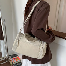 �������p��б�����Ů����������\�ӽ�������ڴ���;�����ռ{��