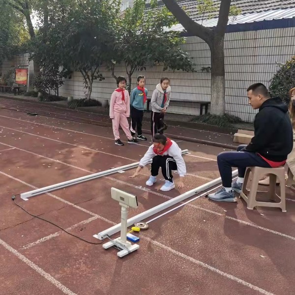 电子型立定跳远测量仪器测量仪电子型全量程立定跳远测试