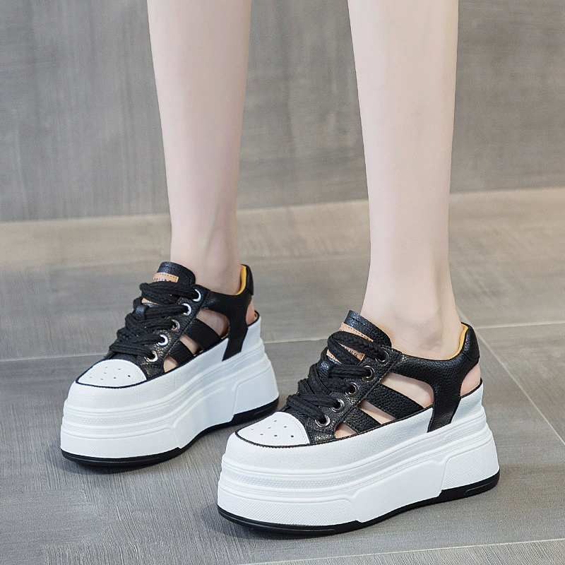 Римские сандалии женские булочки 20 новые толстые подошвы дыры, ажурные и дышащие внутри, кожаные маленькие белые туфли