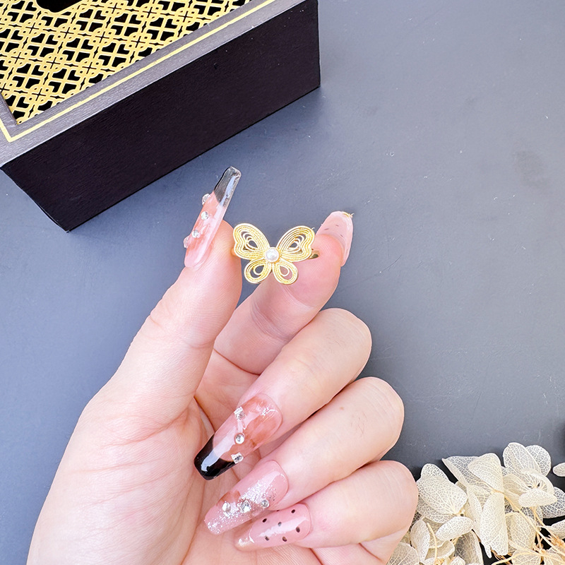 Collar de perlas de amor de flores de mariposa de oro de arena vietnamita durante mucho tiempo