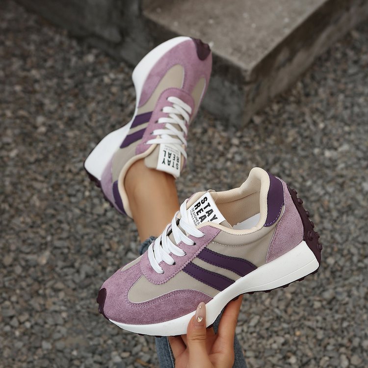 Zapatos de entrenamiento de base plana para mujeres 2025, primavera y otoño, zapatos de skate de comercio exterior de tamaño grande, zapatos casuales de moda, zapatos blancos para mujeres