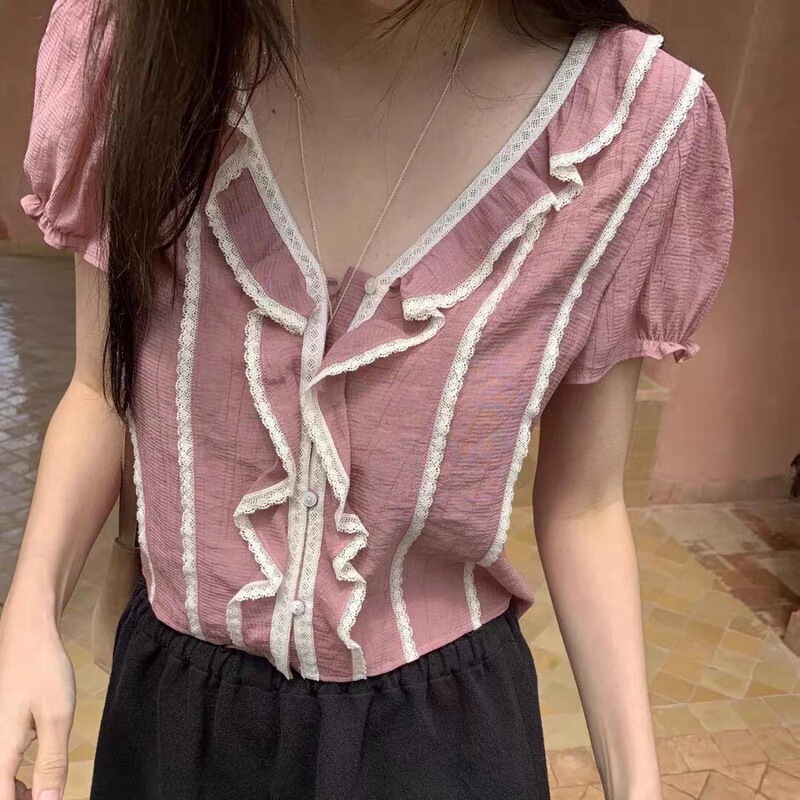 Now Available: Korean-Style Ruffled Lace Patchwork Short-Sleeve Shirt Top and Dongdaemun Summer New Shorts Set
