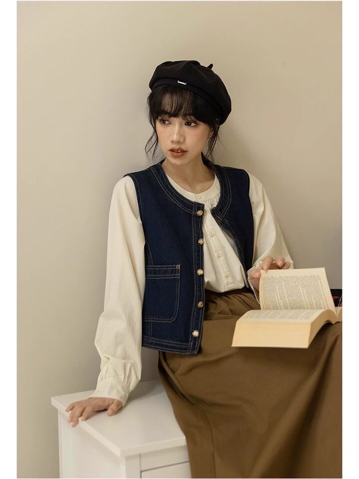 Áo vest denim nữ không tay cổ chữ V phối lớp phong cách retro, dáng ôm tôn dáng, dài 50–65 cm — Áo vest denim màu xanh (hàng có sẵn), Áo vest màu xanh đậm (có sẵn), Áo vest màu xanh đậm chi tiết 7