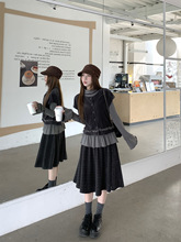 法式气质叠穿喇叭袖针织衫马甲高腰半身裙女2025冬季新款时尚套装