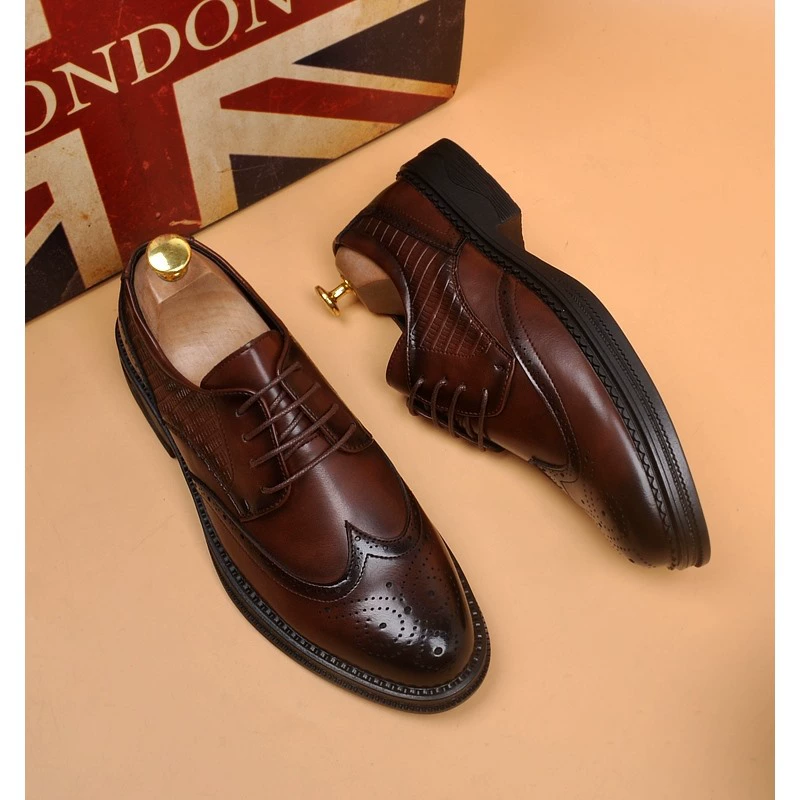 Мужские бизнес-платья кожаные туфли с острыми головками Брок резные коричневые ретро молодые люди увеличивают свадебную мужскую обувь