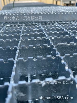 熱鍍鋅格柵板鋼板網冷鍍鋅格柵板鋼板網
