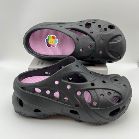 New Summer Slippers for Men and Women, with a Stepping-On-Clouds Feel, Non-Slip Coral Hole Design, Thick-Soled Height-Increasing Beach Shoes, Available for Wholesale and Dropshipping New Summer Slippers for Men and Women, with a Stepping-On-Clouds Feel, Non-Slip Coral Hole Design, Thick-Soled Height-Increasing Beach Shoes, Available for Wholesale and Dropshipping