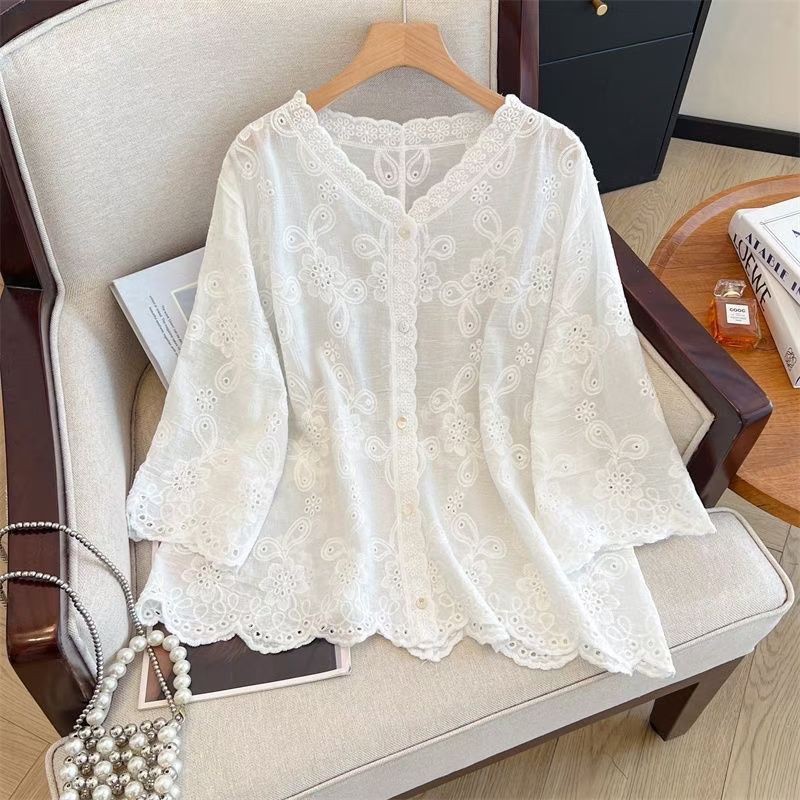 波西米亚民族风刺绣镂空V领单排多扣衬衫七分袖防晒衣女上衣