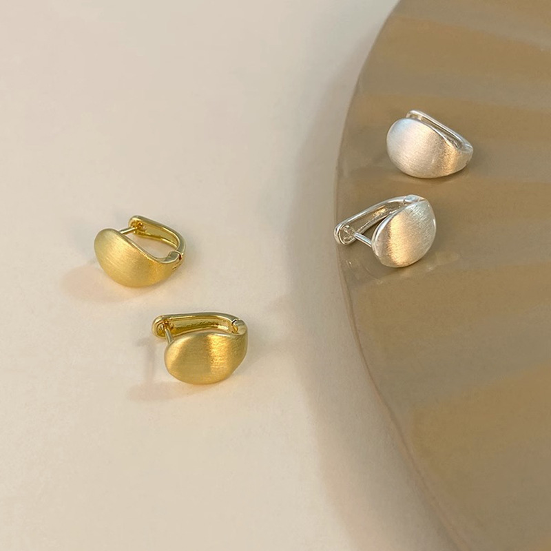 Vintage matte metal brushed earrings women's personality temperament frosted curved earrings half arc earrings autumn and winter new fashion