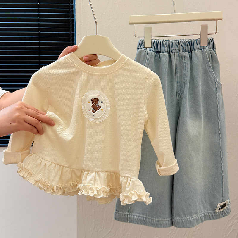 New Korean style lace-trimmed base layer top for girls, trendy and stylish long-sleeved top for baby girls, children's clothes and children's wear