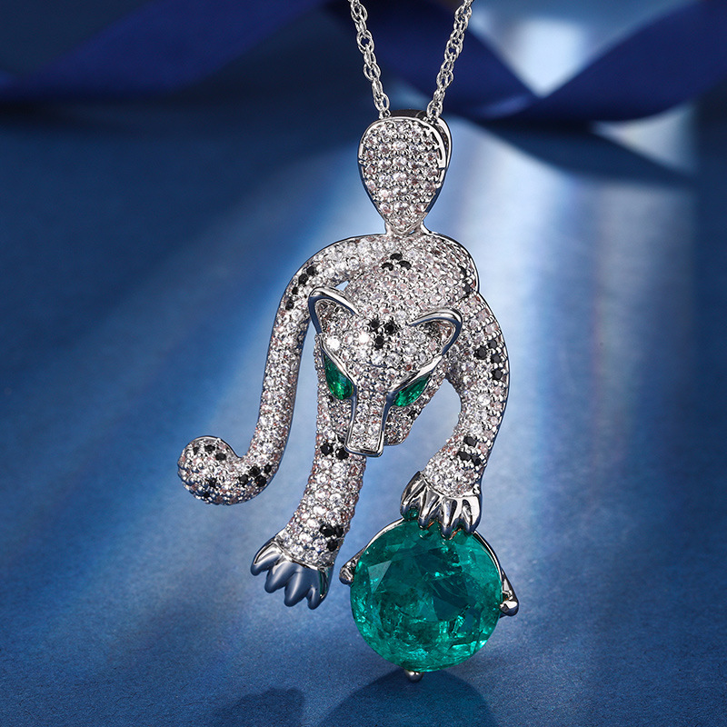 El otoño y el Invierno nuevo estilo Zhuang Sheng joyería de Europa y América retro artificial Esmeralda leopardo lujo con incrustaciones de piedra principal 16mm