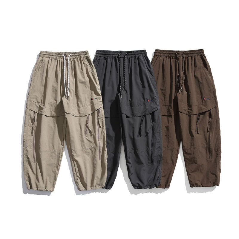 Spring three dimensional travel trend trousers