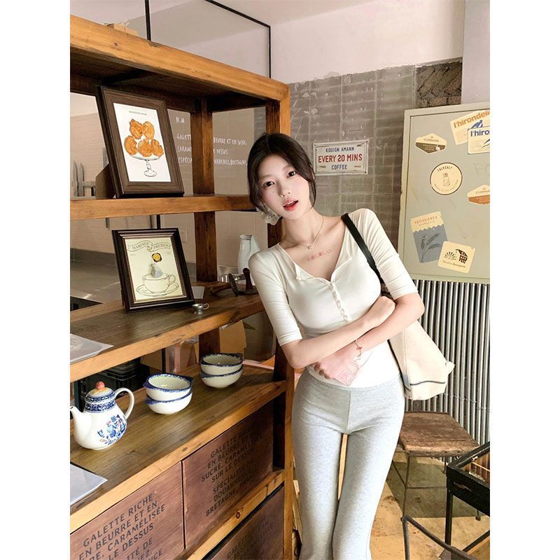 2025美式辣妹v领短袖T恤女装新款秋季纯欲风收腰修身显瘦内搭上衣|undefined