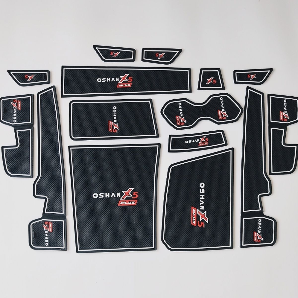 Suitable for 23 Changan Auchan X5PLUS door slot mat car modification storage box armrest box dust mat