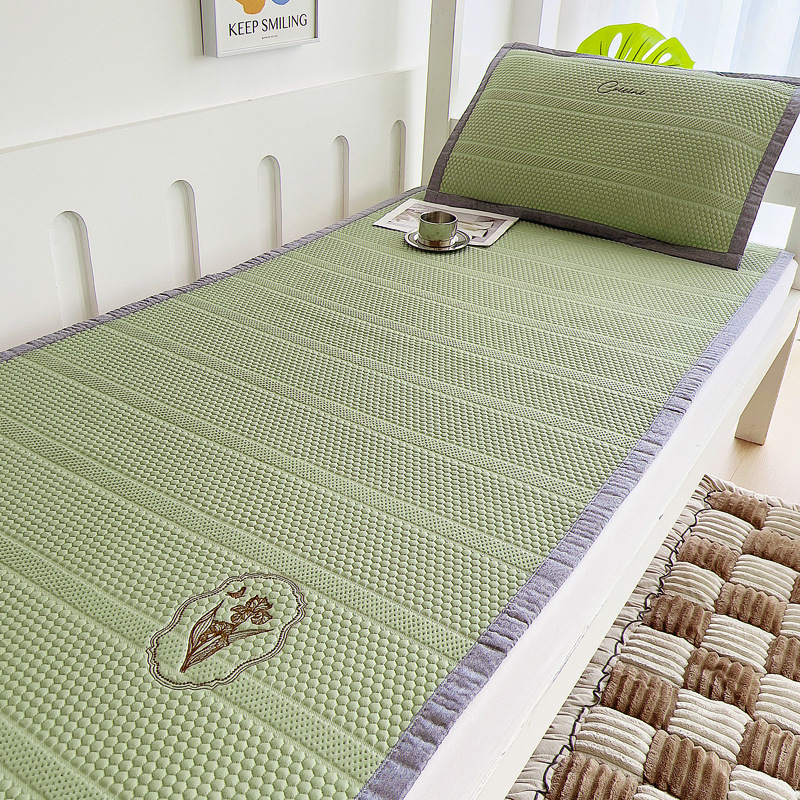 Clase A dormitorio de estudiantes estera de seda helada, fresco en verano, estera de guisantes con aire acondicionado, litera individual de dos piezas, lavable a máquina
