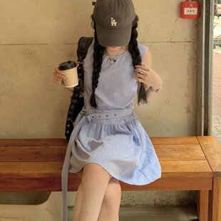 �B��ȹŮ�ğo�䱳���@�ݸ��OӋ�A�I�e��������ɫ��ȹ��С������ʽ