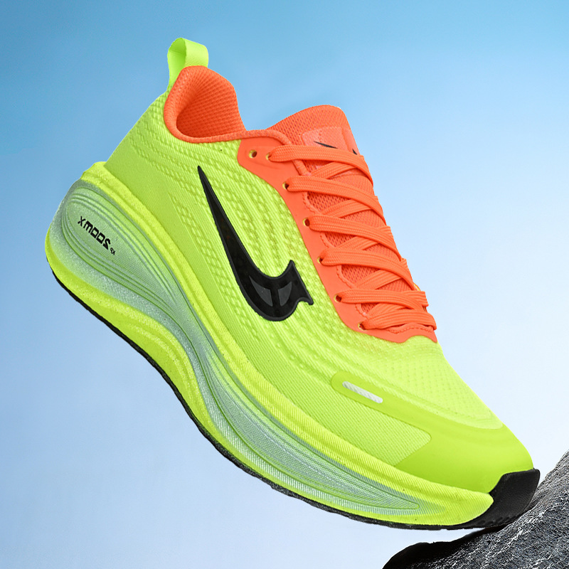 Zapatos de carrera de primavera y otoño superligeros de carbono transpirables de absorción de choque zapatos deportivos de suela suave antideslizante para estudiantes zapatos de carreras especiales ligeros
