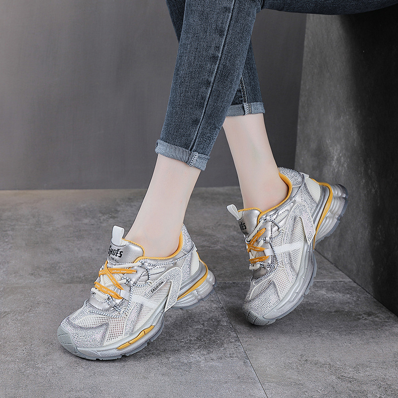 Giày sneaker nữ chunky đế dày, lưới thoáng khí, phối đá đính, phong cách thể thao — màu xám