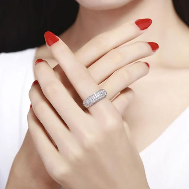 ŷ�����ʸ��������ָŮʱ�д���΢���ʯ��ָ��ư׽�ָ��