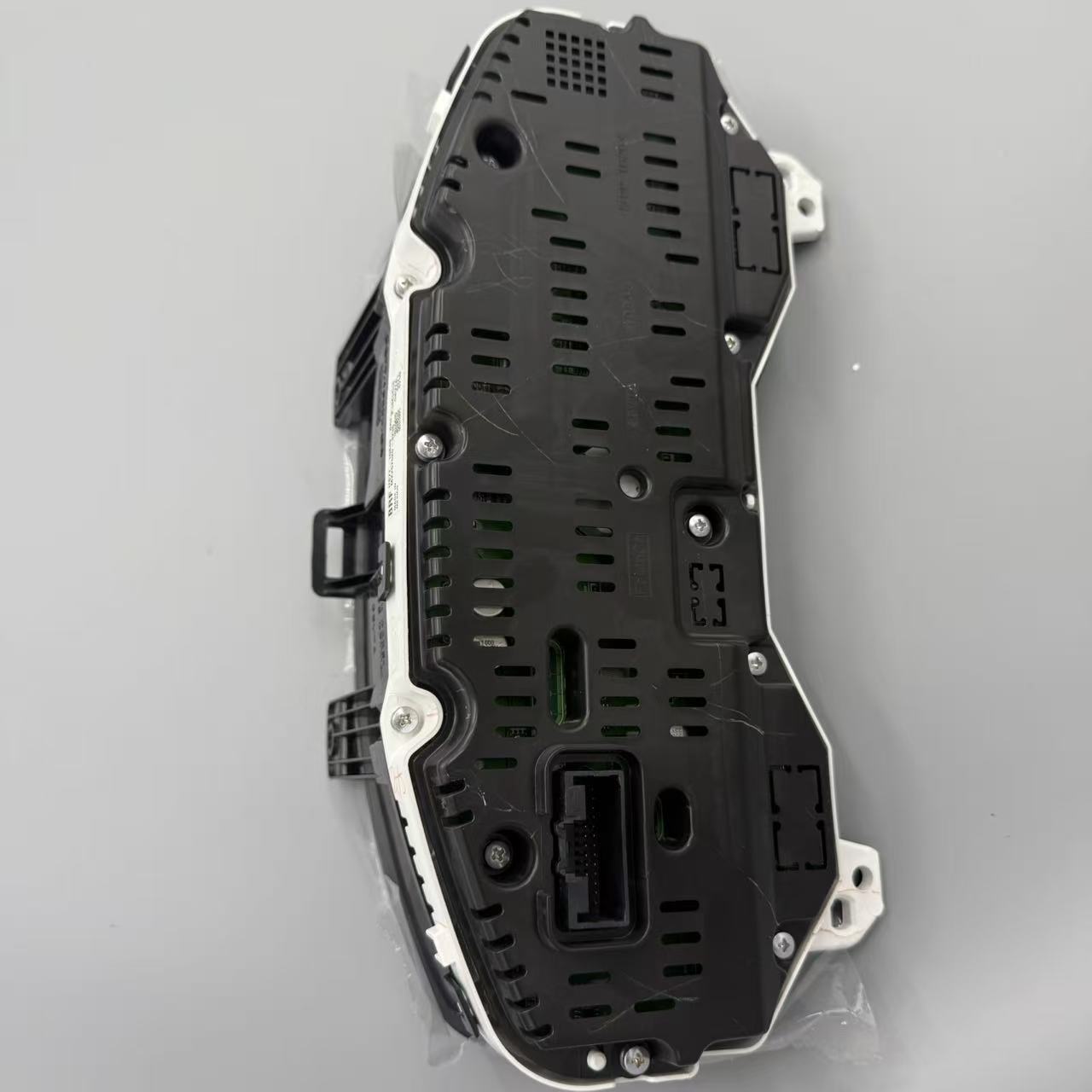 Suitable for 13-20 Mondeo Luxury Semi-Lcd Instrument Panel, Speed, Water Temperature, and Rpm Display, Brand New Original Factory Product