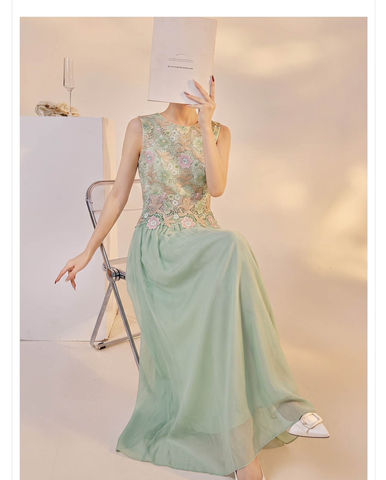 Đầm maxi thêu hoa ren nổi — Xanh lá cây nhạtcolor chi tiết 2