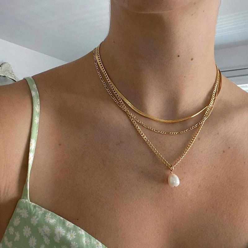 Gold-Plated Pearl Necklace Image 1