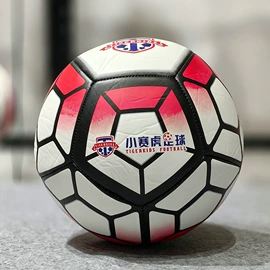 足球;橄榄球;篮球