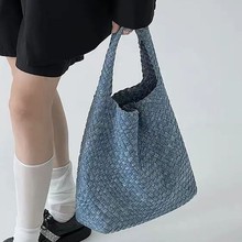 牛仔布手工编织水桶包包女2024新款夏季复古托特包手提单肩斜跨包