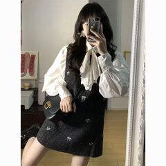 韩系慵懒风超仙包臀蝴蝶结刺绣背心连衣裙女秋冬+白色衬衫两件套