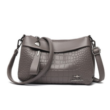 质感斜挎包跨境新款时尚百搭小众设计质感中年单肩多层鳄鱼纹女包