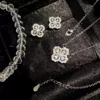 轻奢风锆石四叶花朵锁骨链时尚高级感精致项链个性小众气质耳环女