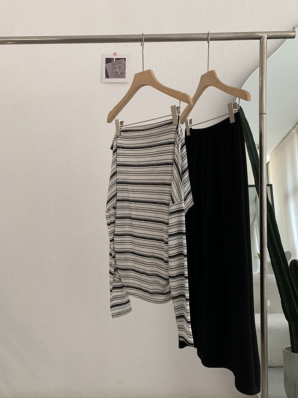 Omalai ショルダーワンラインカラー薄手長袖日焼け止めストライプ Tシャツレディースファッショナブルなデザイントップトレンディ 3951|undefined